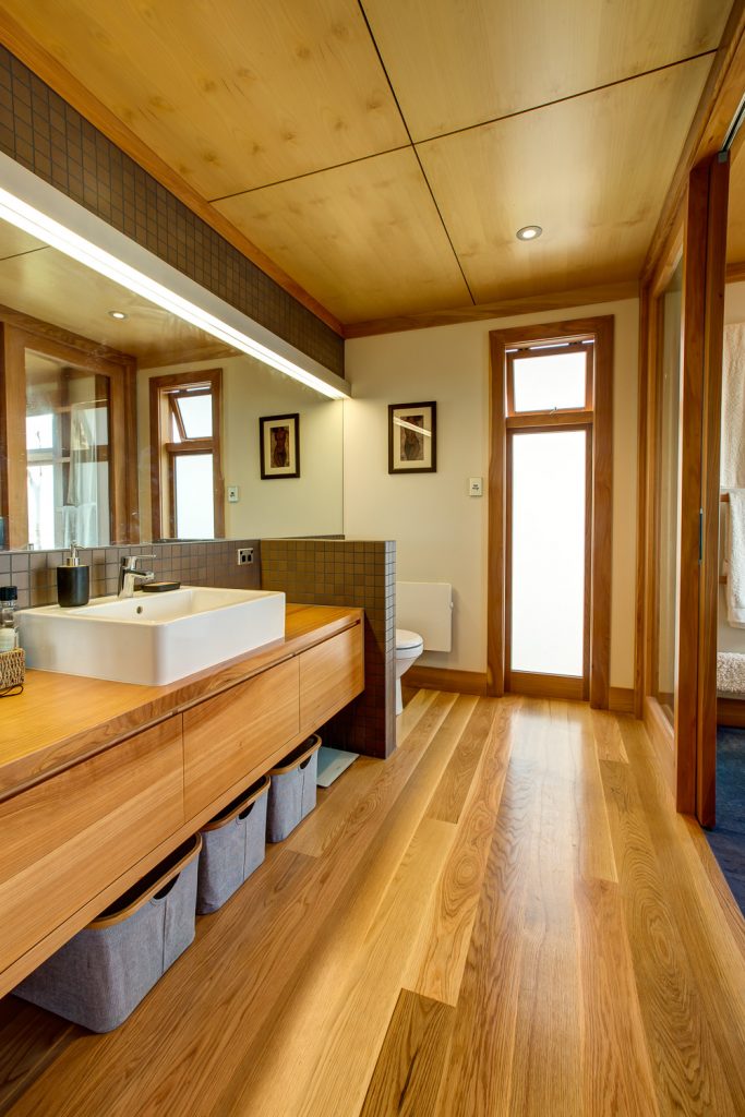 bathroom and interior painting and decorating