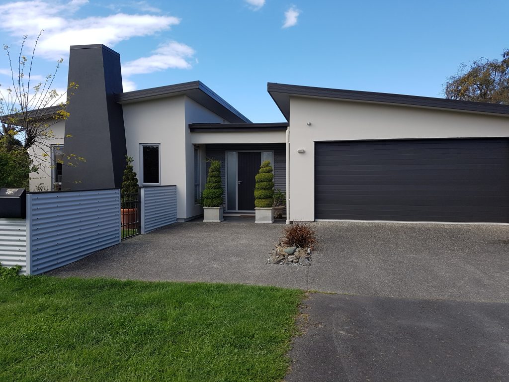 Painting modern homes in Nelson Tasman - Gavin Lambert